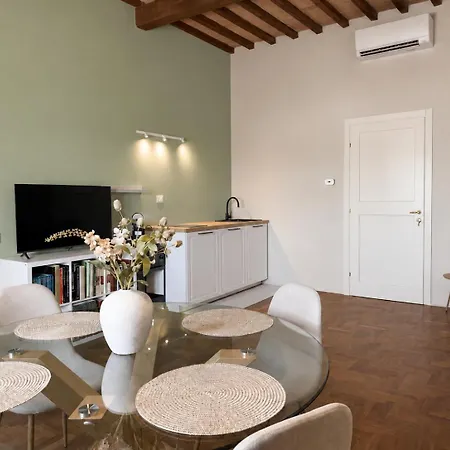Affittacamere Tower View & Sky Lofts - Collegio Ferdinando 3*